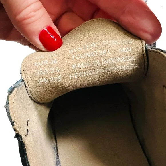 LACOSTE Mystere Punched Striped Velcro Leather Sneaker Black Blue Sz 5.5 US/ 36 - Picture 11 of 13